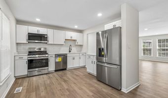 7403 HOUNDSBURY Ct, Alexandria, VA 22315