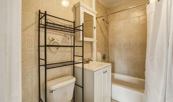 957 William St Apt B, Bridgeport, CT 06608