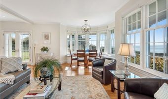 591 Ocean Ave, Newport, RI 02840