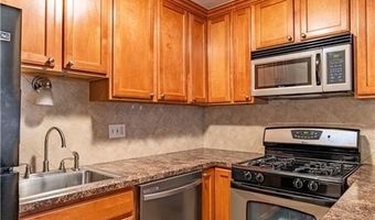 7 Wake Robin Rd 407, Lincoln, RI 02865