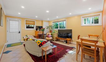 5929 AVON Dr, Bethesda, MD 20814