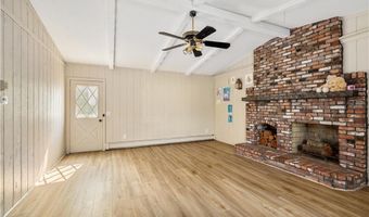 9 Plantation Dr, Cumberland, RI 02864