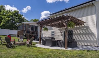 359 Reiling Ln, Altoona, PA 16601