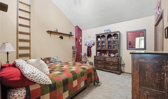 17274 Kansas Ave, Basehor, KS 66012