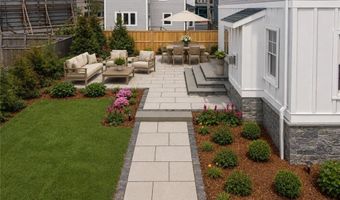 6 Sharon Ct, Newport, RI 02840