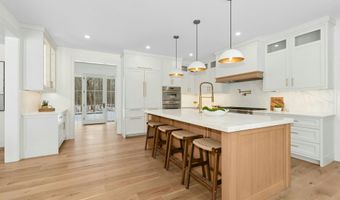 20 Marianne Rd, Darien, CT 06820