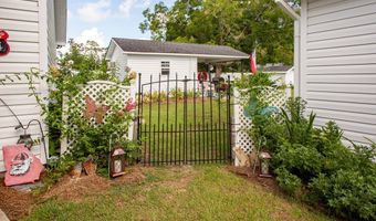 43 Graham Methodist Church Rd, Baxley, GA 31513
