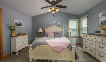 312 Apple Ridge Dr, Apple Creek, OH 44606