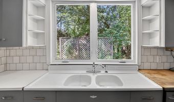 512 Carrison St, Camden, SC 29020