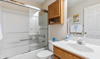 1211 Waterford Green Dr, Apex, NC 27502