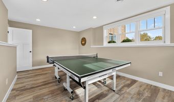 5039 W RED BARN Ct, Appleton, WI 54913