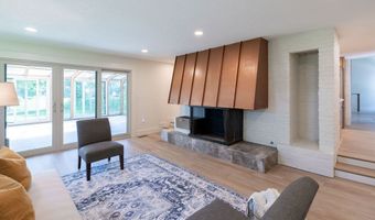 831 Brandon Cir, Aurora, OH 44202