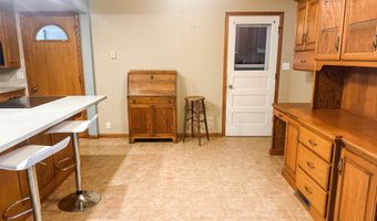 828 S 3rd St, Albion, NE 68620