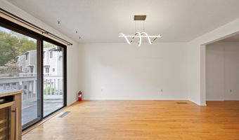 10 Ives Hill Ct 10, Cheshire, CT 06410