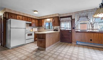 321 Beckwith St, Cranston, RI 02910