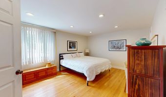 3229 N Volz Dr E, Arlington Heights, IL 60004
