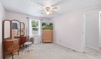2219 Woodland Trace St, Austintown, OH 44515
