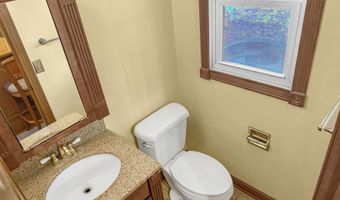 6 Westchester Dr, Albany, NY 12205