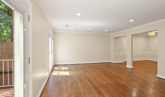 2345 S ROLFE St S, Arlington, VA 22202