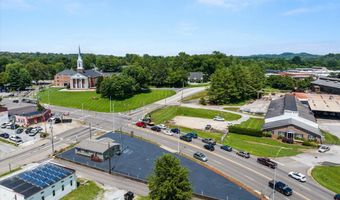 4 Green St, Athens, TN 37303
