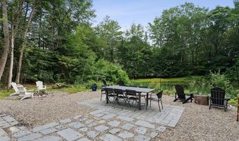 43 Lakeside Dr, Falmouth, ME 04105