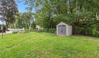 28 Crowell St, Cumberland, RI 02864
