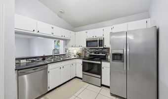 410 MAIN St, Atlantic Beach, FL 32233