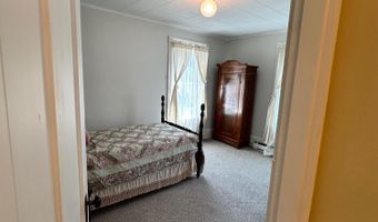 23 Holland St, Bangor, ME 04401