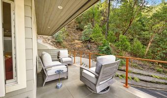 545 Ashland Creek Dr, Ashland, OR 97520
