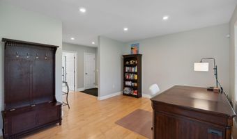 5 Harmony Way, Falmouth, ME 04105