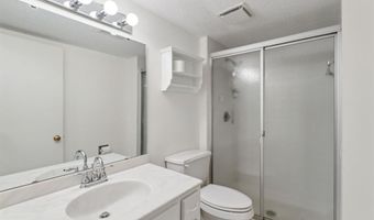 2114 Mason Lake Dr, Ballwin, MO 63011