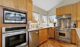 2140 Atwood Dr, Anchorage, AK 99517