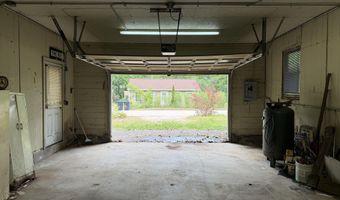 21 7th St, Auburn, ME 04210