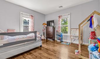 19 Lester St, Ansonia, CT 06401