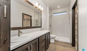 2404 E Tinley St, Brandon, SD 57005