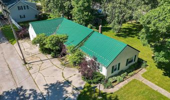 1320 STATE St, Algoma, WI 54201