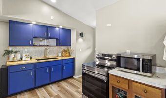 210 E GREENFIELD Ave, Algoma, WI 54201