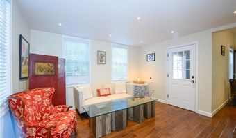 24 Anthony St, Newport, RI 02840