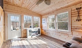 10563 Deer Dr, Birdseye, IN 47513