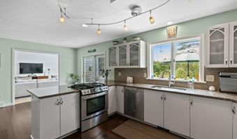 4 Canterbury Ln, Bourne, MA 02532