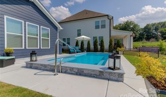 822 Flatwater Ct, Fort Mill, SC 29708