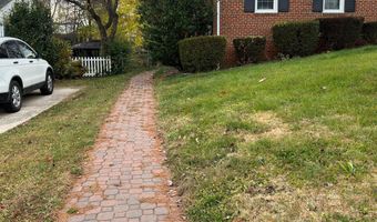 7715 HERITAGE Dr, Annandale, VA 22003