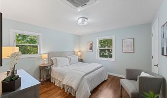 7 Laneway Ct B, Narragansett, RI 02882