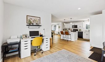 816 Riverside Dr, Augusta, ME 04330