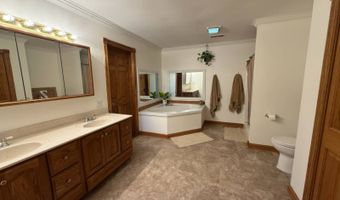 1537 270th St, Argyle, IA 52619