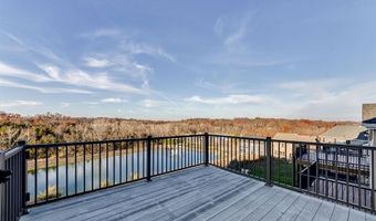 925 Meramec Grove Dr, Ballwin, MO 63021