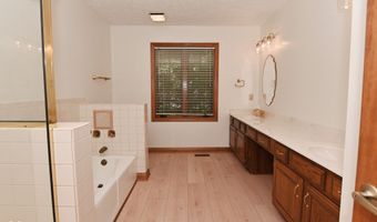 1250 Bur Oak Ct, Avon, IN 46123