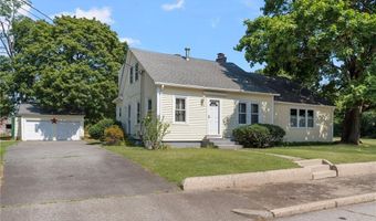 509 School St, North Kingstown, RI 02852