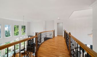 765 Falls Landing Ct, Alpharetta, GA 30022