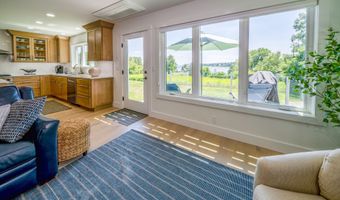 8 Shipmasters Cove Rd, Belfast, ME 04915